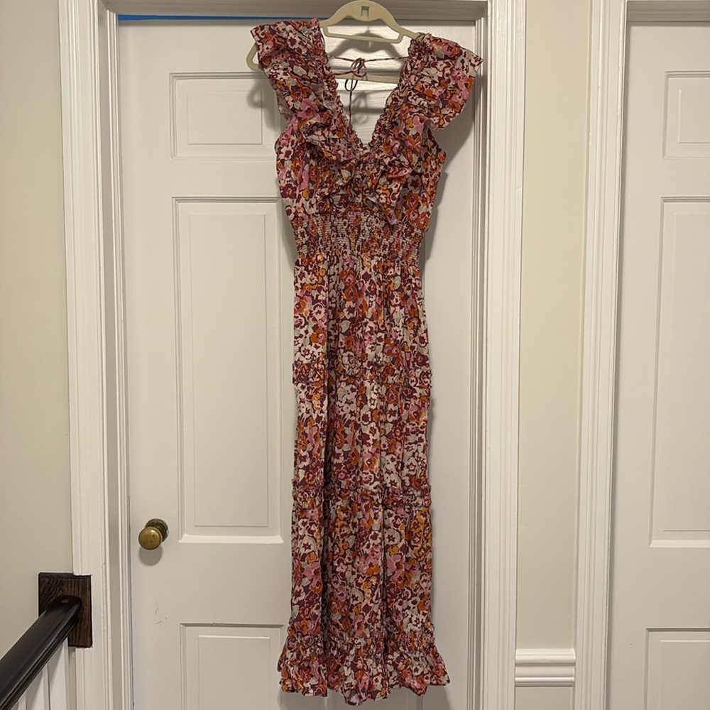Love the Label ruffle V neck dress